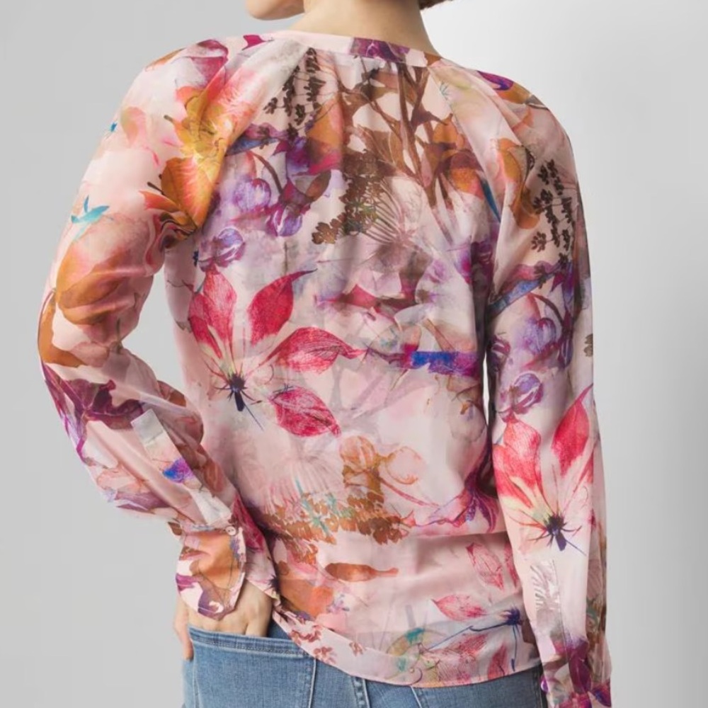WHBM Camellia Pleated Blouse - Picture 3 of 9